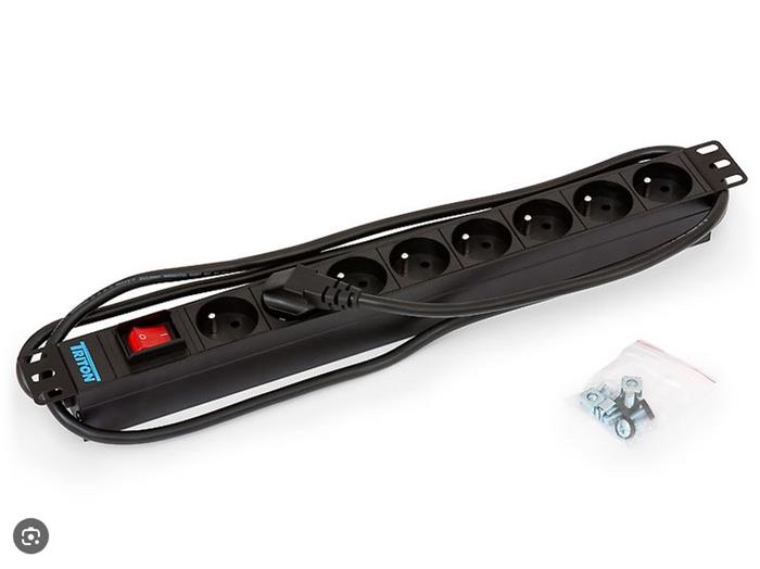 Triton 19" rozvodný panel 1U 8x230V ČSN vypínač,černý,2m